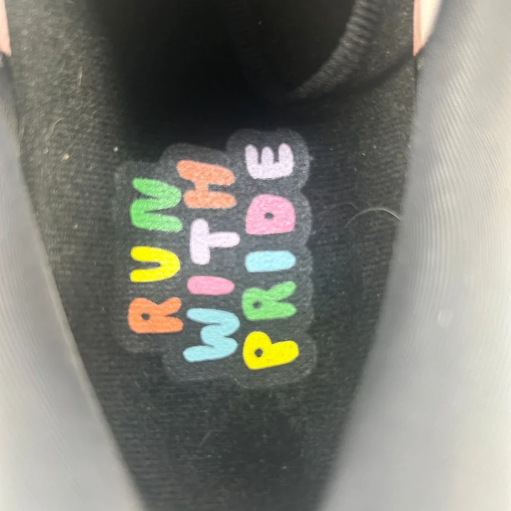Brooks x Wednesday Holmes Ghost 15 Pride Run Together Mens Running Shoes 10.5 D